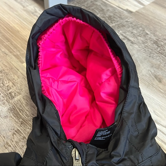 Northface Snowsuit 3-6M - Picture 3 of 10